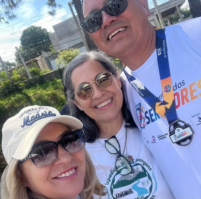 Selfie de servidores participantes da corrida