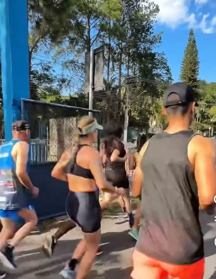 Corredores durante o percurso da 1ª Corrida dos Servidores